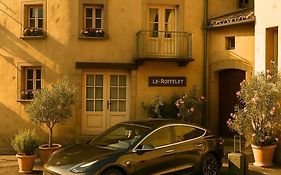 Appart'Hotel Chaleureux Au Coeur De Tullins - Le Roitelet